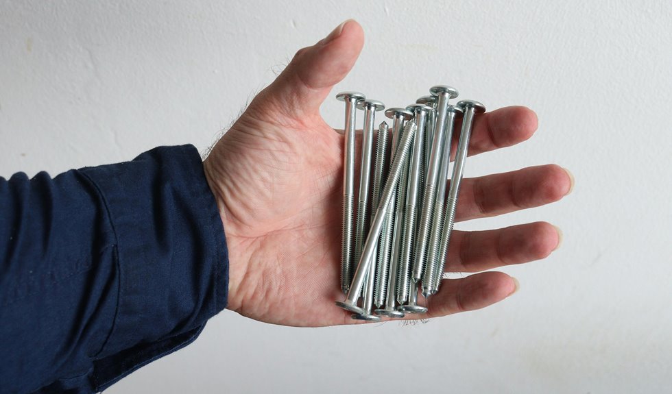 screw size for fence pickets